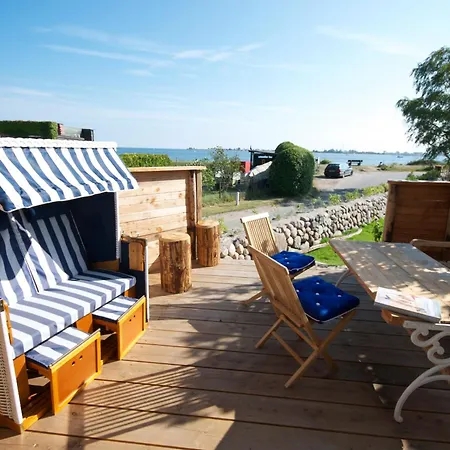 Beachhouse Apartment
